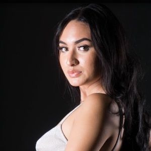 Meet your Posher, Isabel